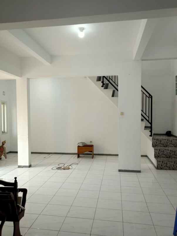 rumah cluster cibabat cimahi open space 3 lantai murah