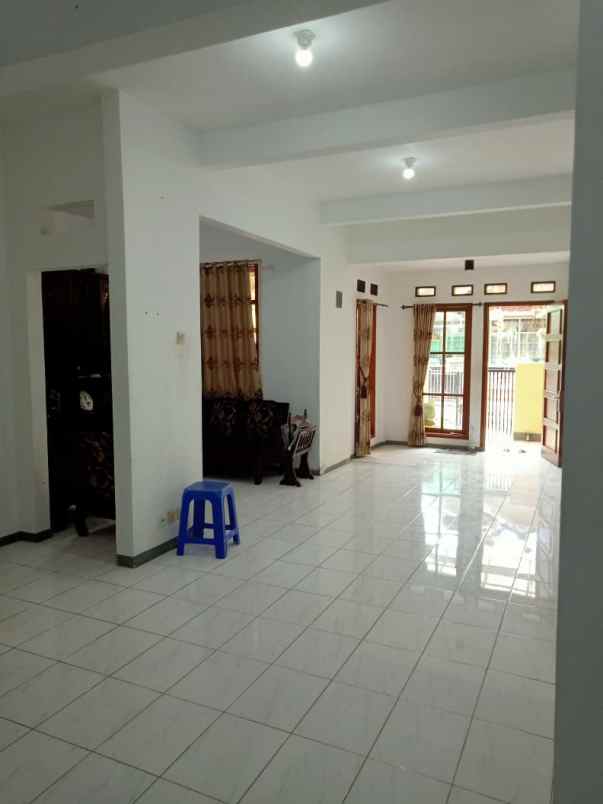 rumah cluster cibabat cimahi open space 3 lantai murah