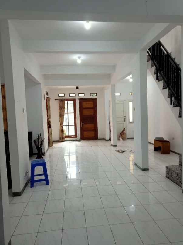rumah cluster cibabat cimahi open space 3 lantai murah