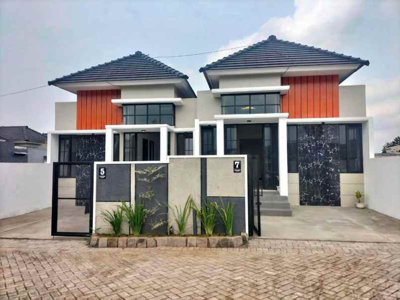 rumah cluster sukun edelweiss dekat unikama