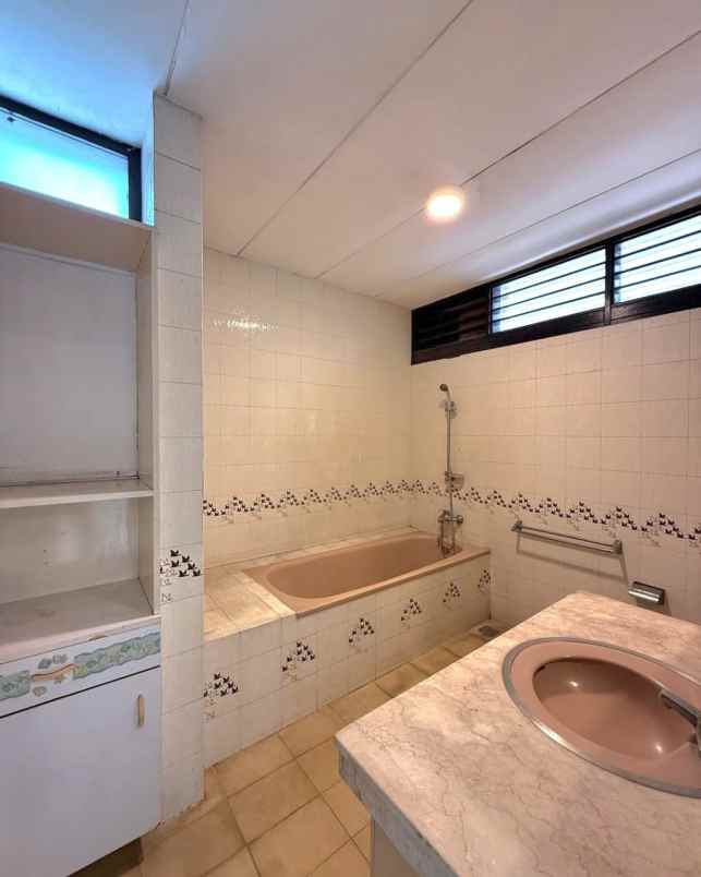 rumah dekat senopati di jl bangka jakarta selatan