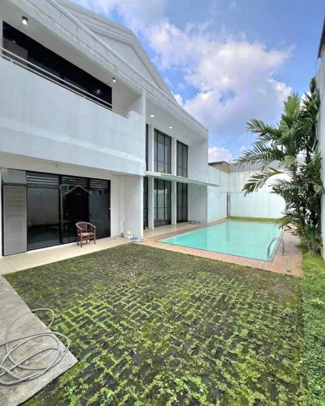 rumah dekat senopati di jl bangka jakarta selatan