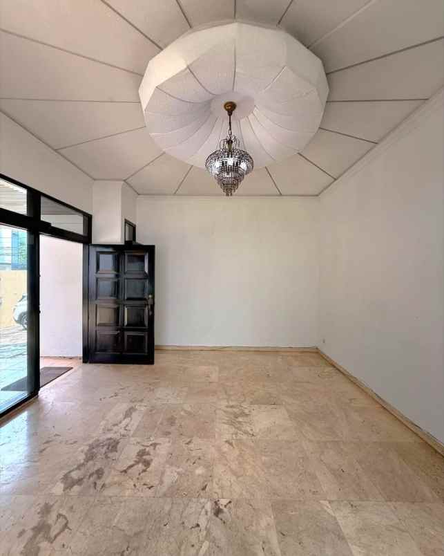 rumah dekat senopati di jl bangka jakarta selatan