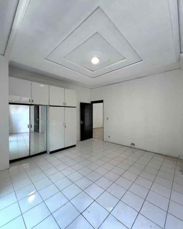 rumah dekat senopati di jl bangka jakarta selatan