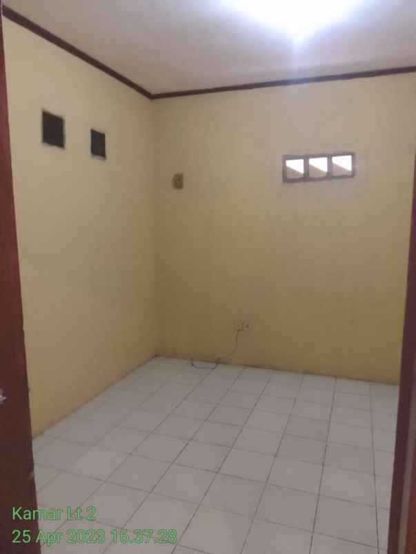 rumah dijual di jatikramat 2 lantai