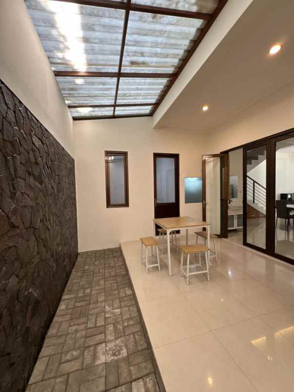 rumah dijual di pasteur mewah nyaman strategis