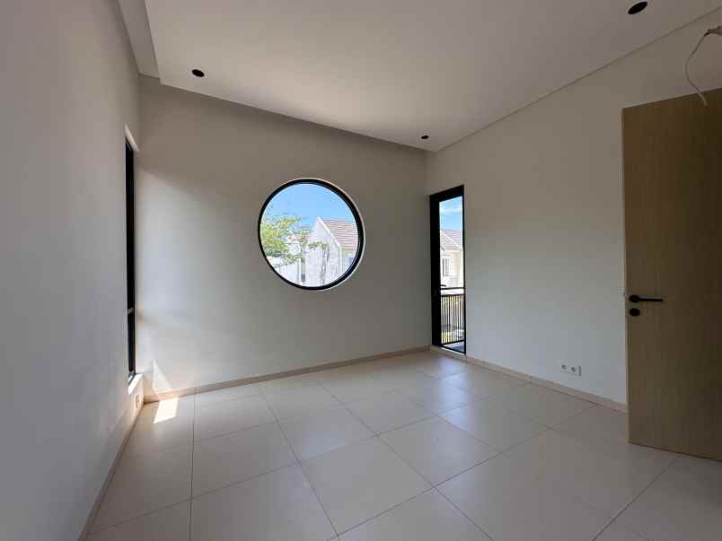 rumah hook mewah di vanya park bsd siap huni nego