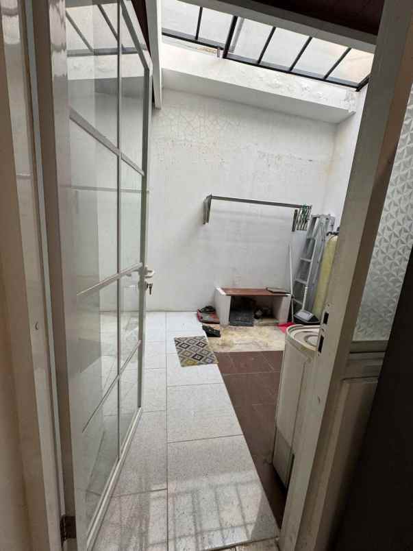 rumah hook strategis di bintaro jkt selatan