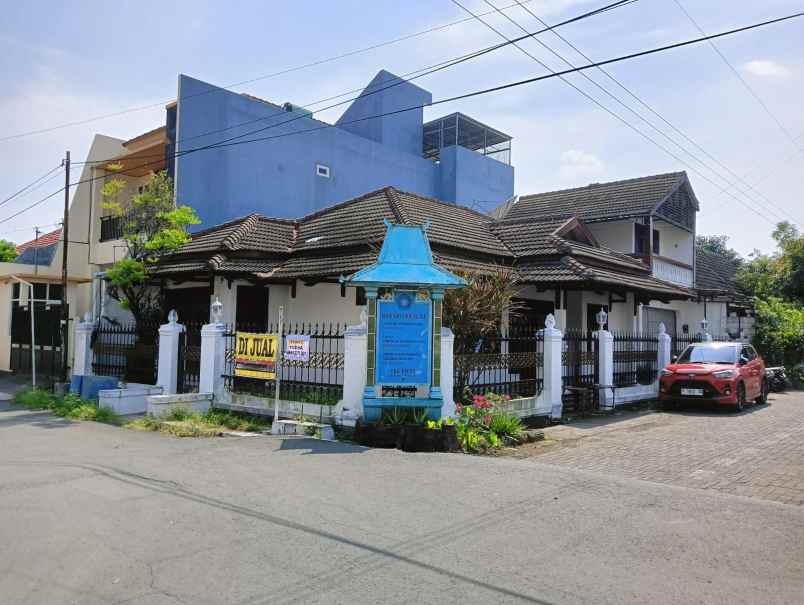 rumah hook tengah kota tirtoyoso semarang timur