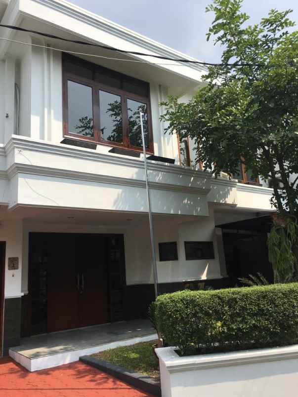 rumah jl anggur barat