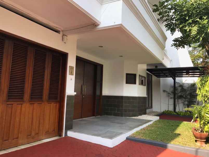 rumah jl anggur barat