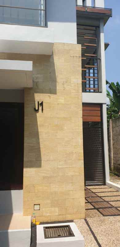 rumah jl raya ciracas