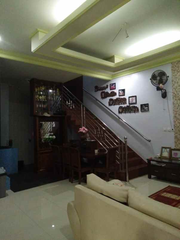 rumah kelapa dua cimanggis depok