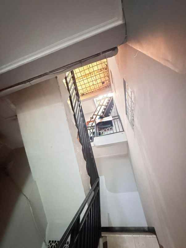 rumah kost dua lantai sarijadi kota bandung