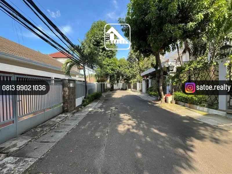 rumah lama di jl cipaku petogogan kebayoran baru