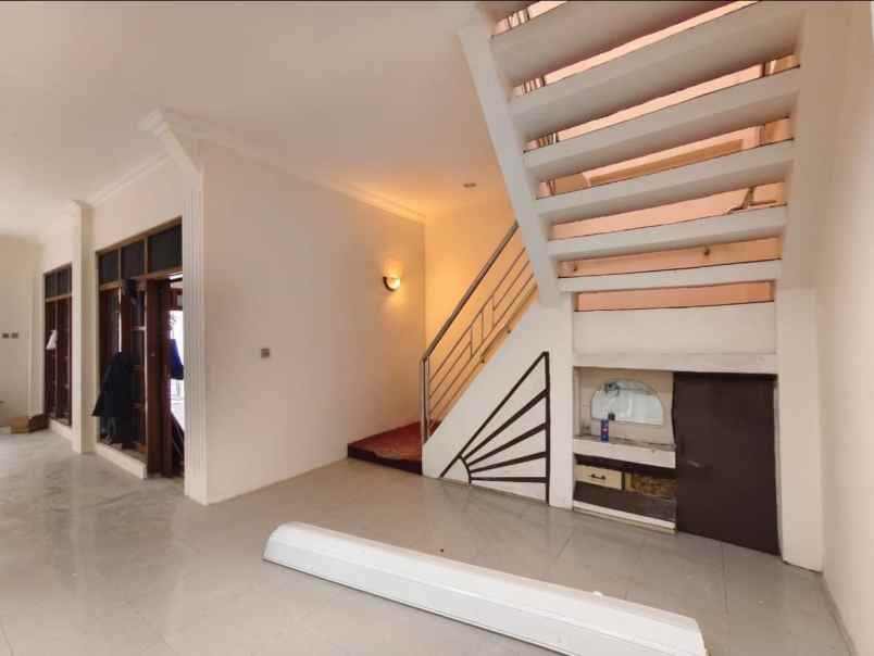 rumah mewah siap huni lokasi rewwin waru