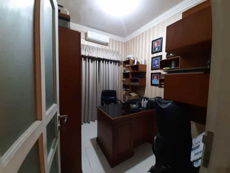 rumah mewah tanah luas condet kramatjati jakarta timur