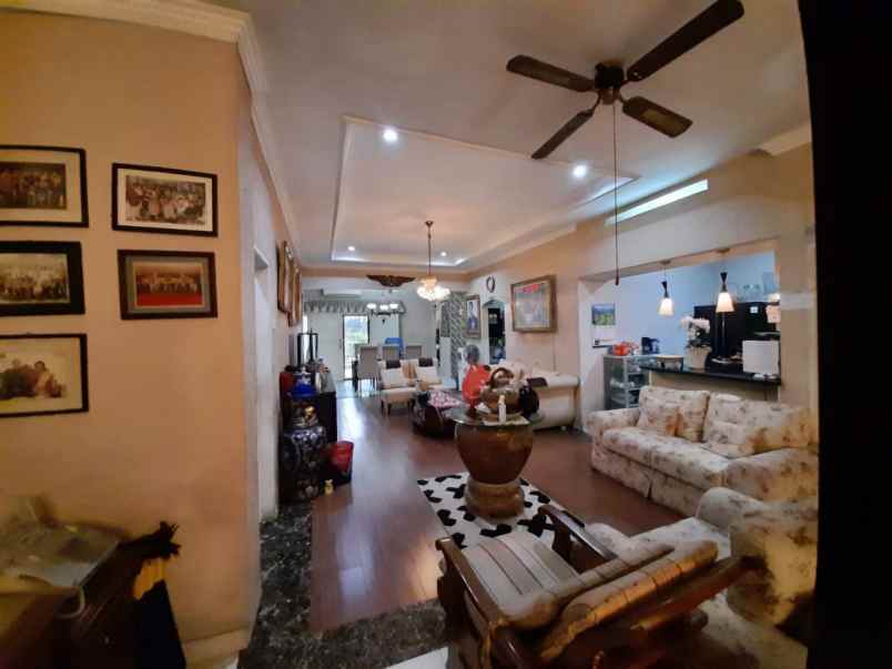 rumah mewah tanah luas condet kramatjati jakarta timur