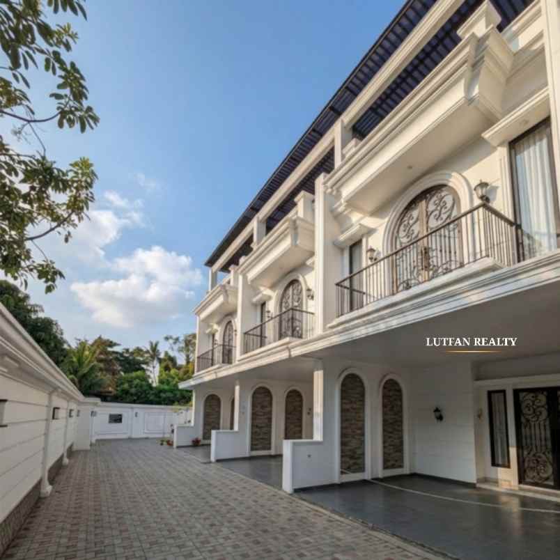 rumah modern classic jagakarsa dekat tol andara