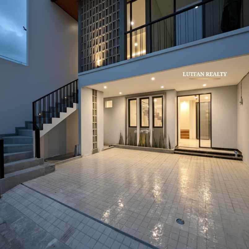 rumah modern kontemporer jagakarsa