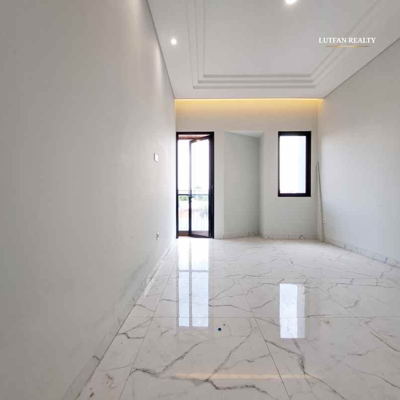 rumah modern kontemporer jagakarsa