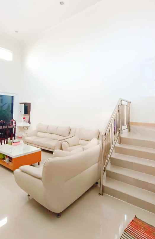 rumah nyaman tengah kota di rejomulyo semarang