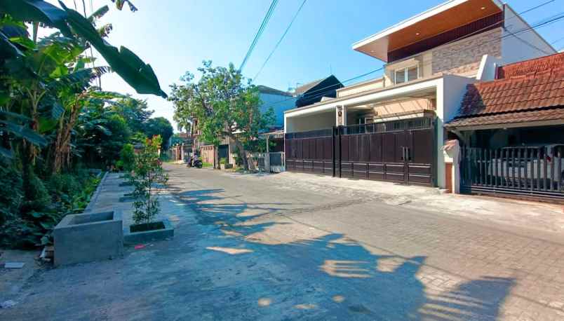 rumah nyaman tengah kota di rejomulyo semarang