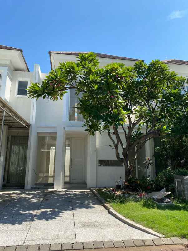 rumah pakuwon city long beach surabaya timur