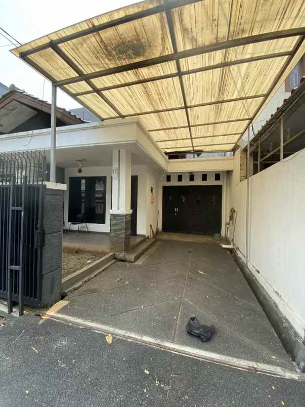 rumah pinggir jalan 100 meter ke tebet eco park