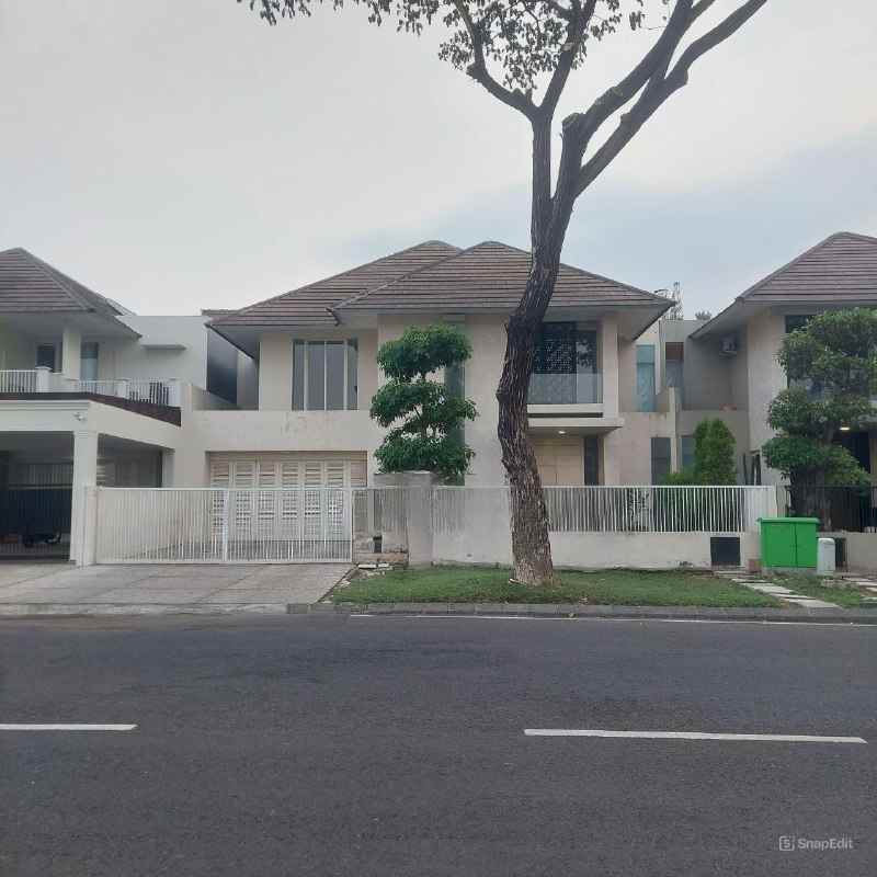 rumah royal residence cluster crown hill semi furnish