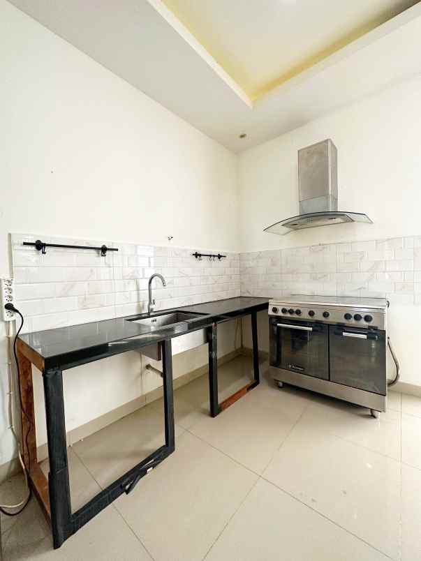 rumah second bonus furniture di jatiasih bekasi