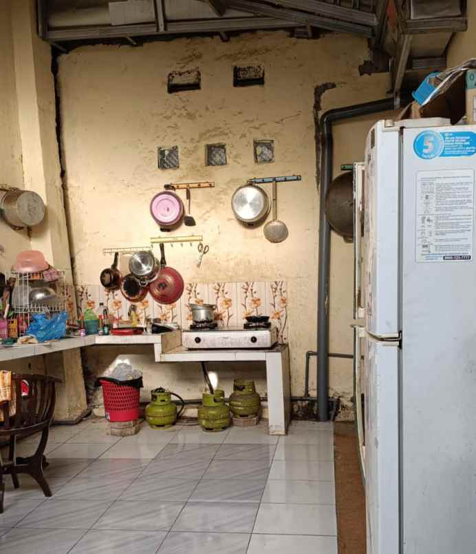 rumah strategis siaphuni banyumanik harga 900 jt an