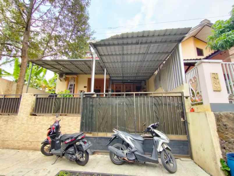 rumah strategis siaphuni banyumanik harga 900 jt an