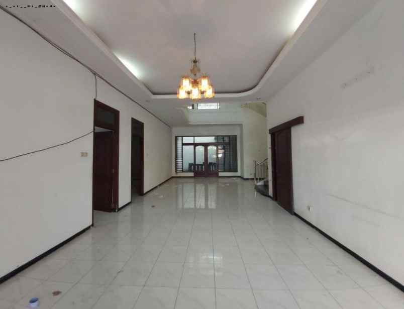 rumah sutorejo utara strategis pln 2200 watt
