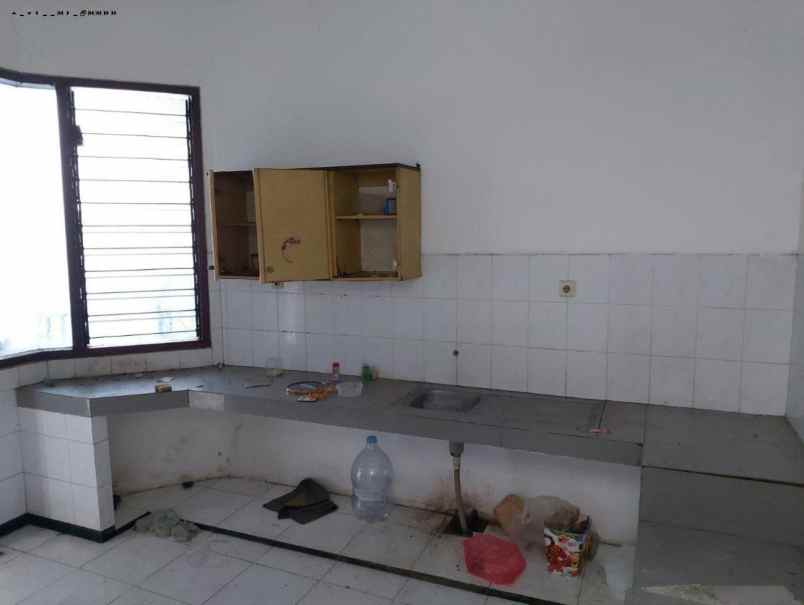 rumah sutorejo utara strategis pln 2200 watt