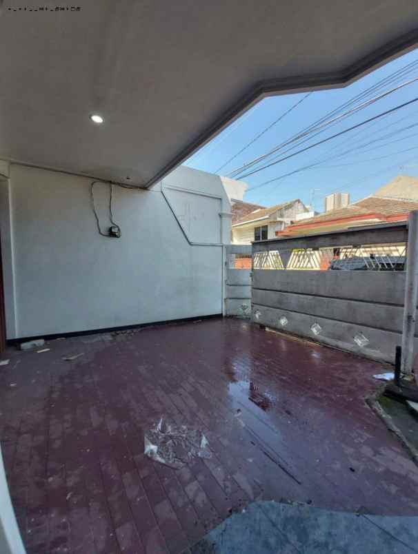rumah sutorejo utara strategis pln 2200 watt