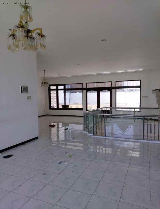 rumah sutorejo utara strategis pln 2200 watt