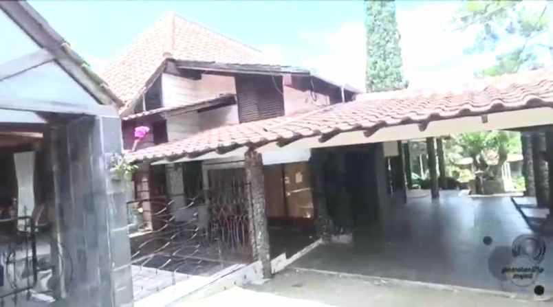 rumah villa luas di cihanjuang bandung barat