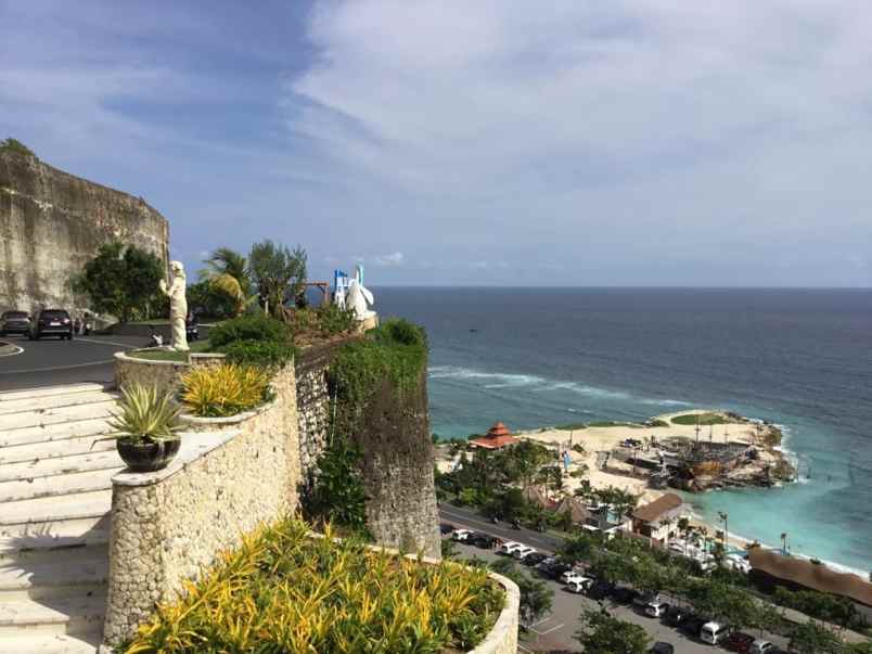 tanah bagus dibtepi pantai di ungasan badung bali