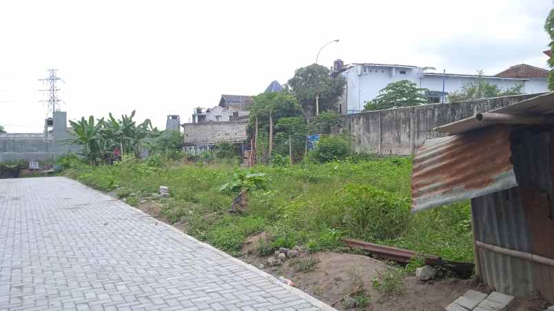 tanah jl banteng kaliurang luas 182m2 shm pekarangan