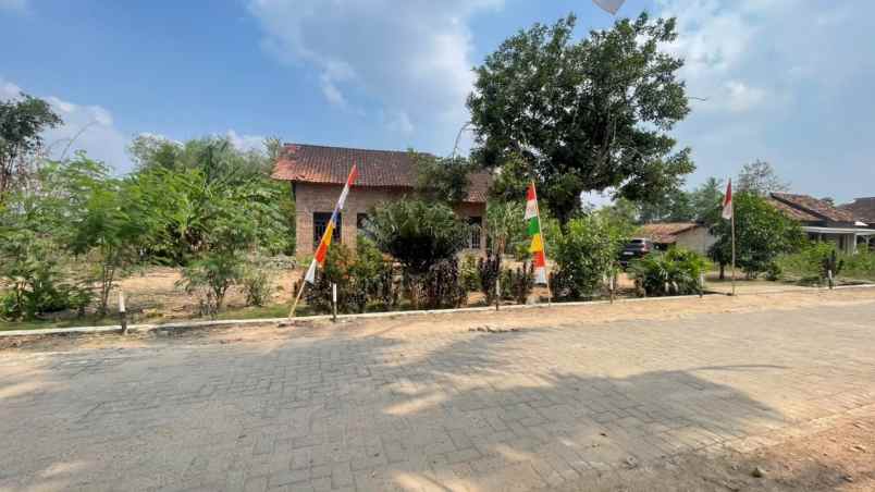 tanah komersial jati agung