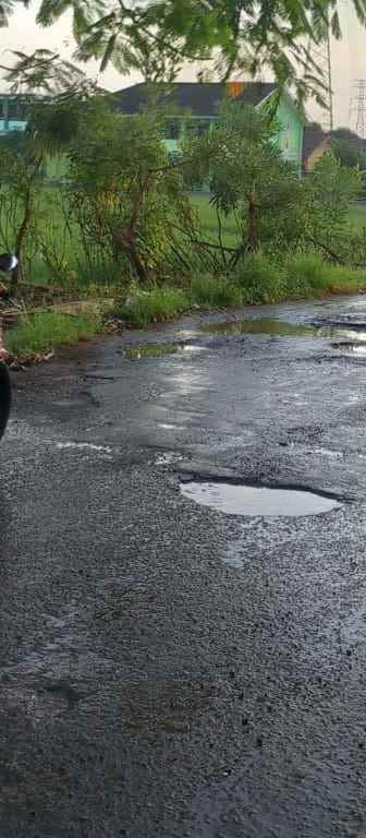 tanah padat dan rata kawasan komersil