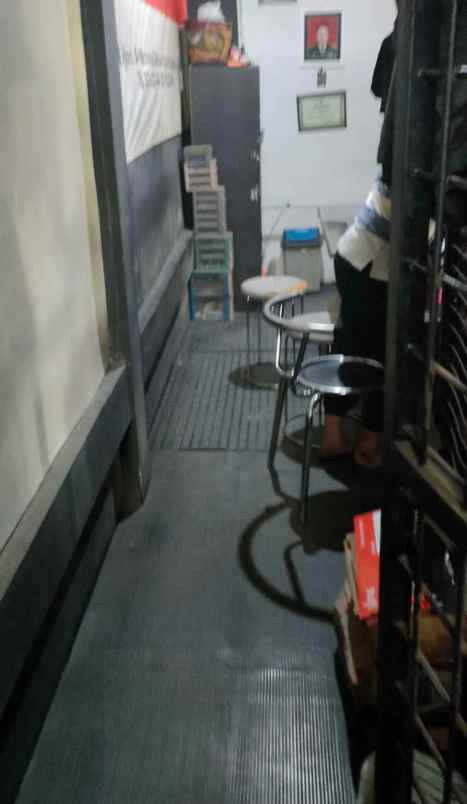 toko besi kusen alumunium