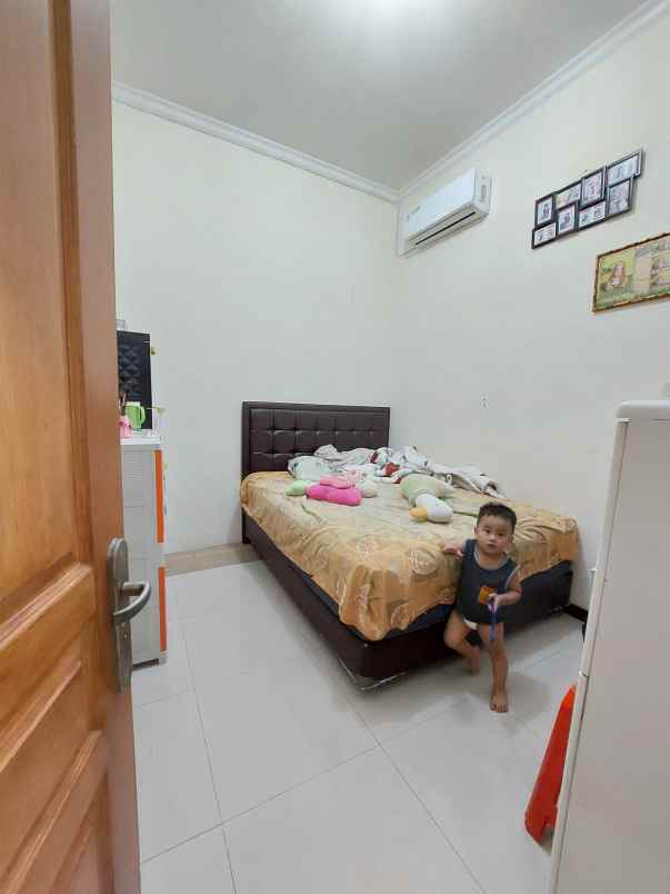 town house lebak kenjeran surabaya row 2 mobil longgar