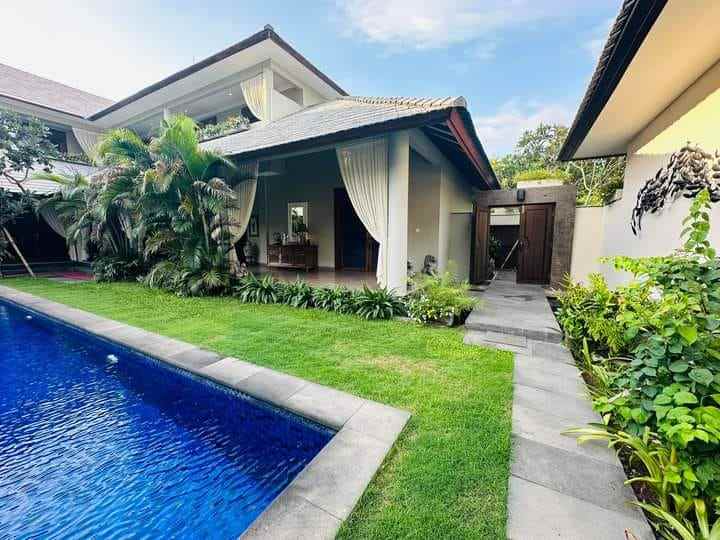 villa mewah di kawasan mertasari sanur bali