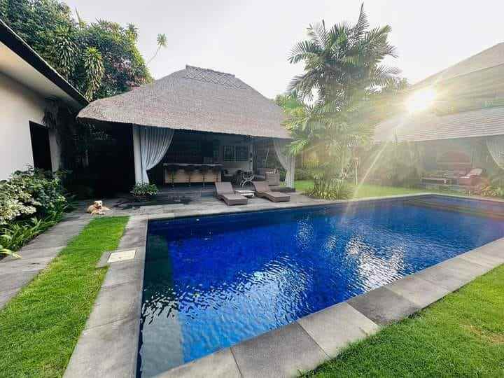 villa mewah di kawasan mertasari sanur bali