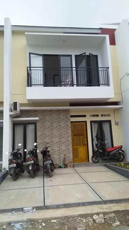 villa pengasinan sawangan