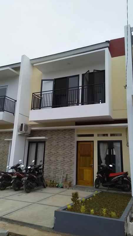 villa pengasinan sawangan