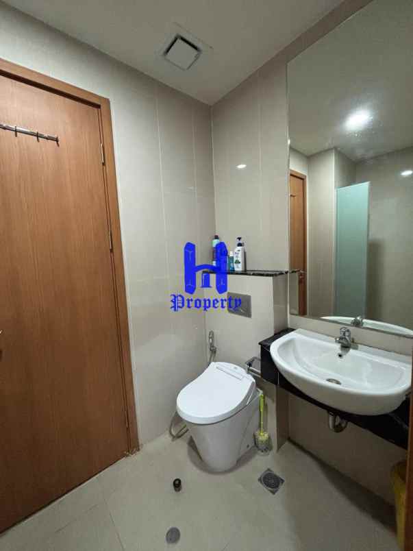 dijual apartemen the reiz condo jalan
