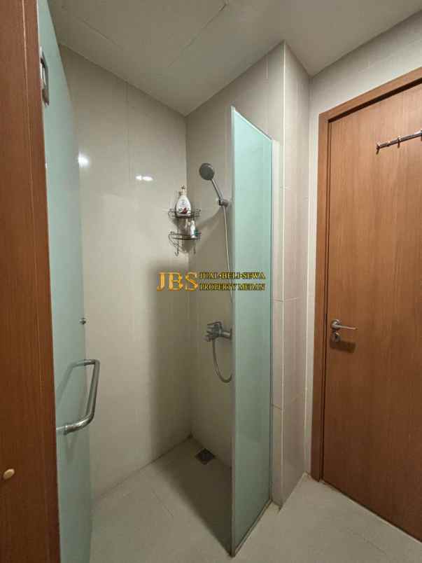 dijual apartemen the reiz condo jalan